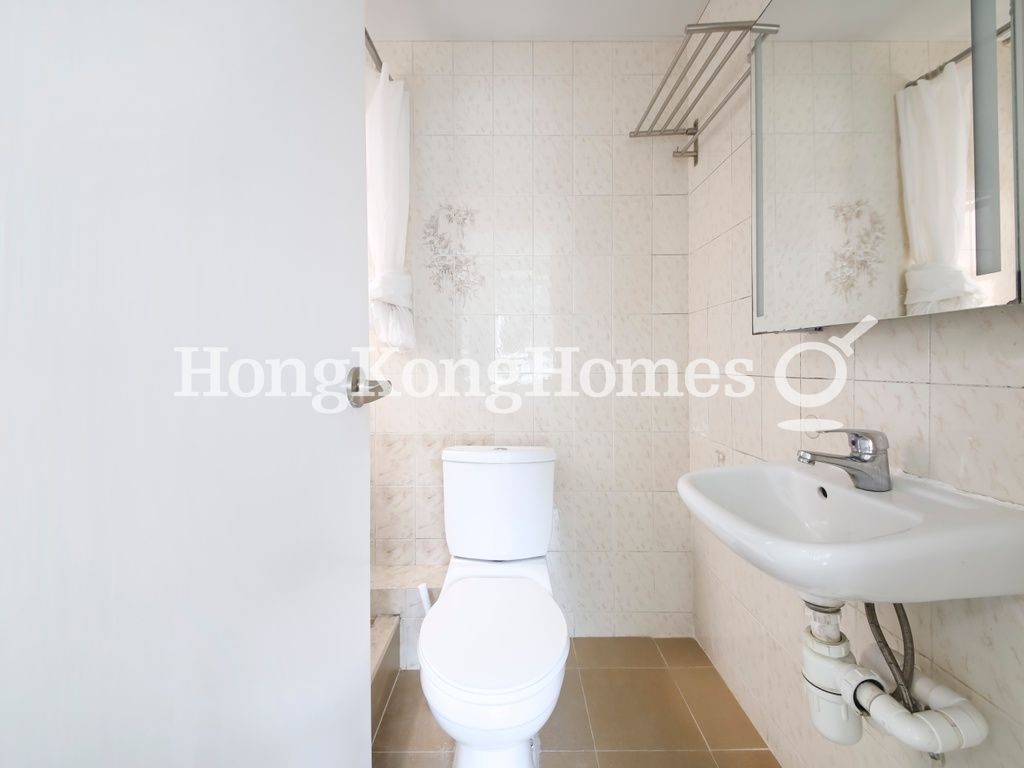 Master Bathroom — Phoenix Court - Block 02, Mid-levels East