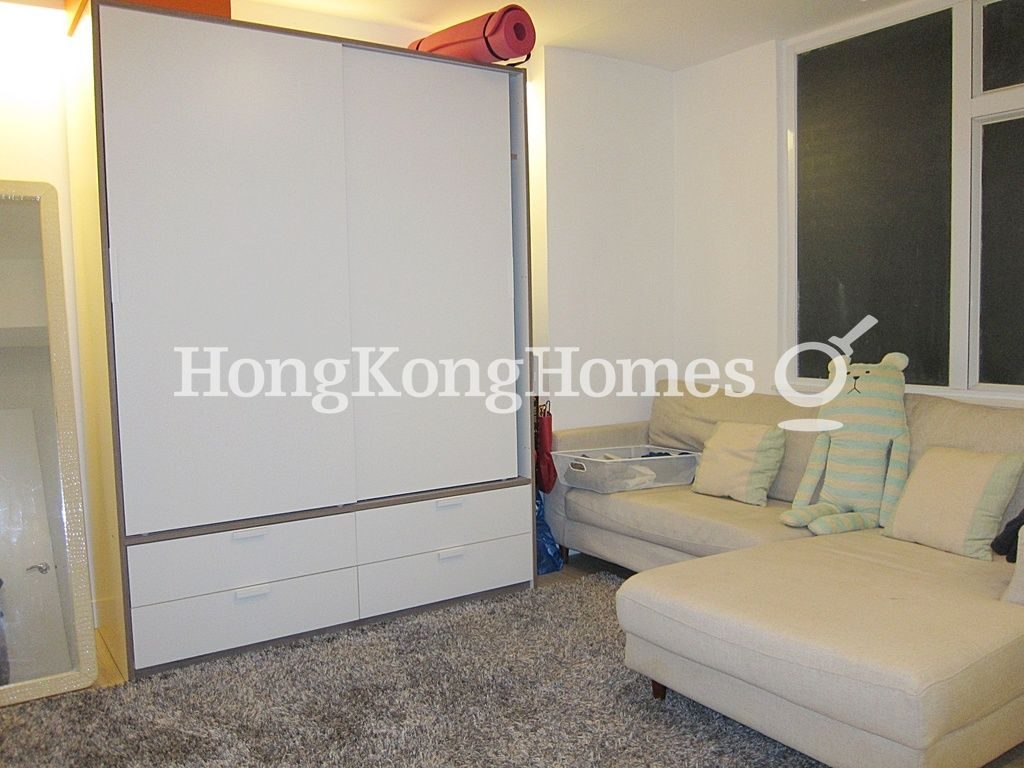 Dressing Area in Master Bedroom — Rhine Court, Mid-levels West