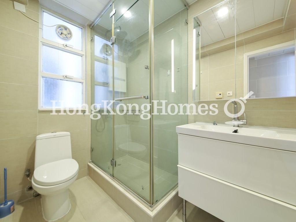 Guest Bathroom — Scenic Heights - Block 02, Mid-levels West
