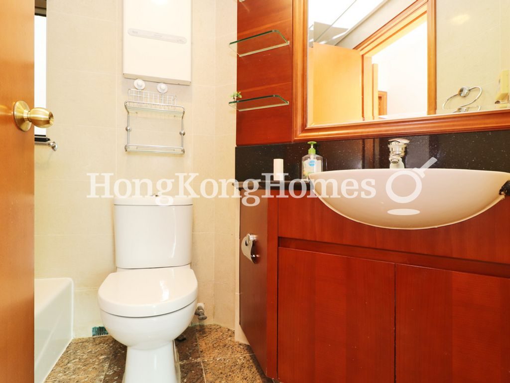 Master Bathroom — Sorrento Tower - 6, Tsim Sha Tsui