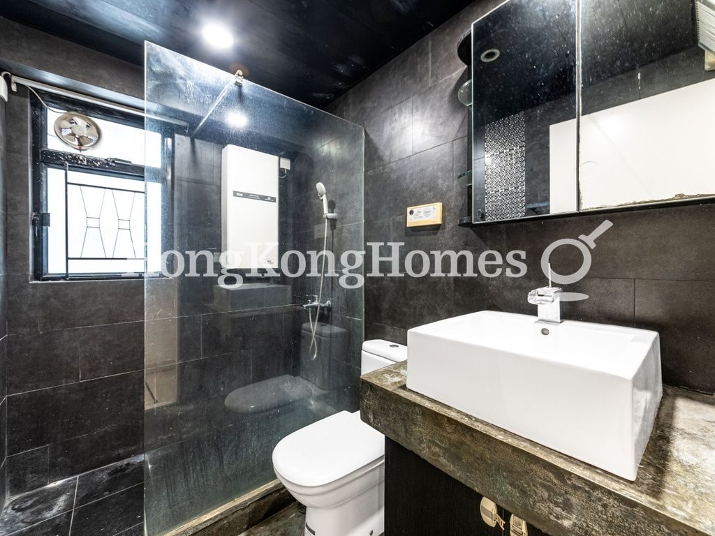 Guest Bathroom — The Grand Panorama III, Mid-levels West