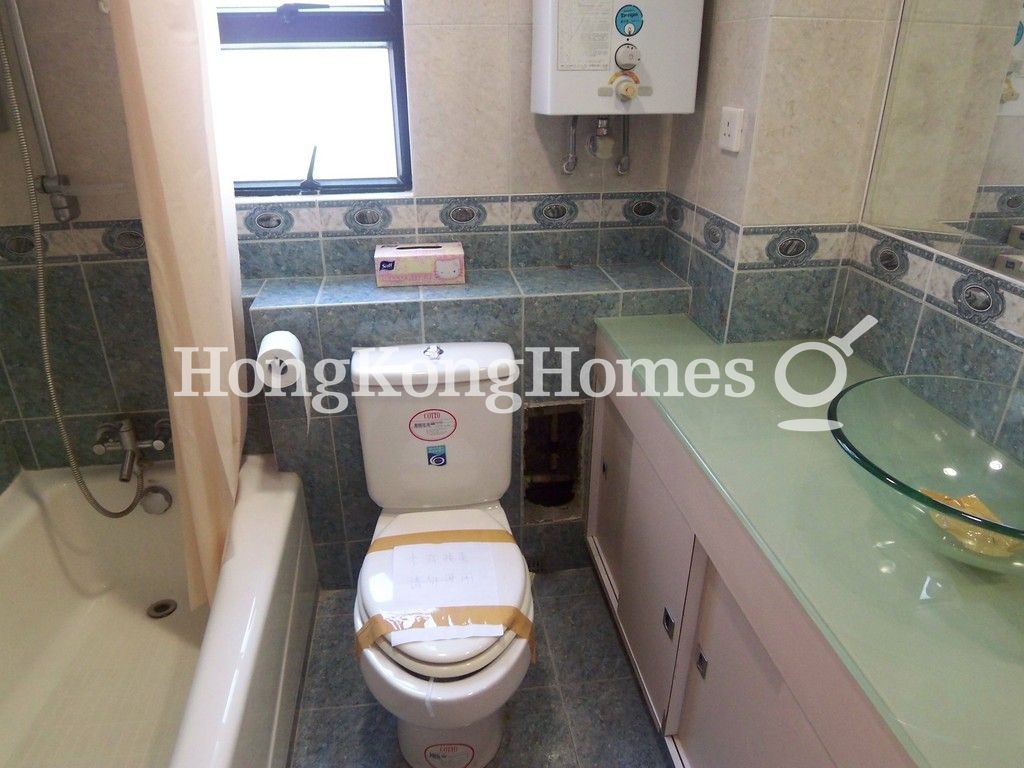 Master Bathroom — Victoria Tower, North Point Hill
