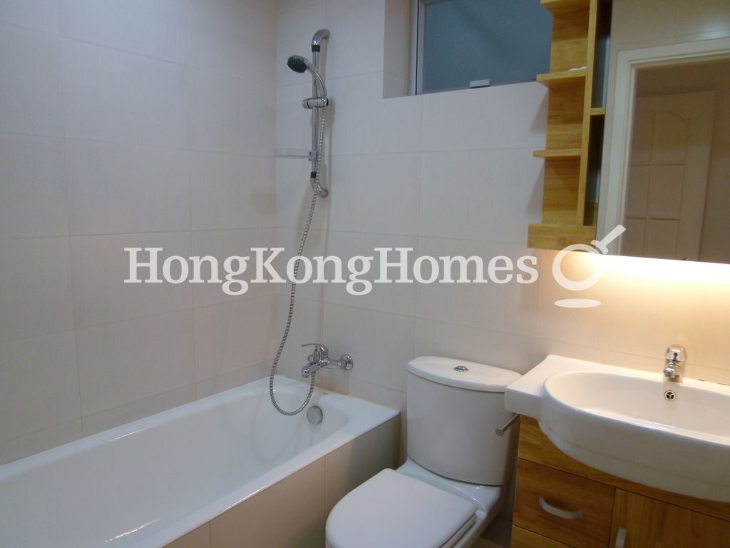 Master Bathroom — Taikoo Shing - Kai Tien Mansion, Taikoo Shing
