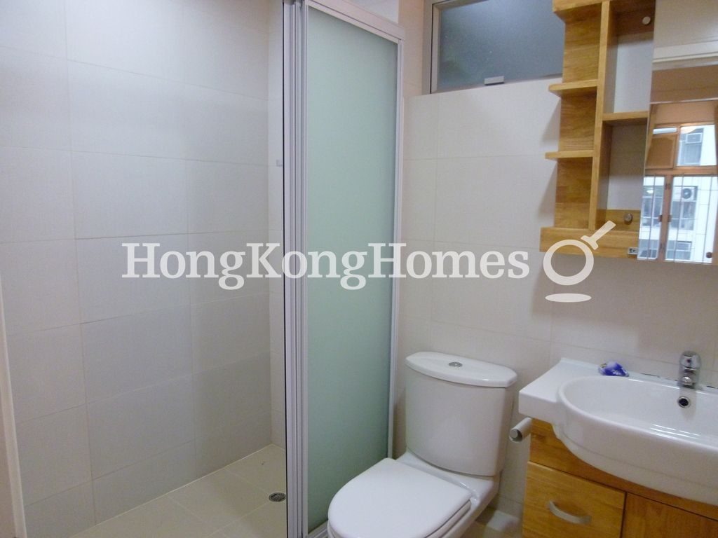 Guest Bathroom — Taikoo Shing - Kai Tien Mansion, Taikoo Shing