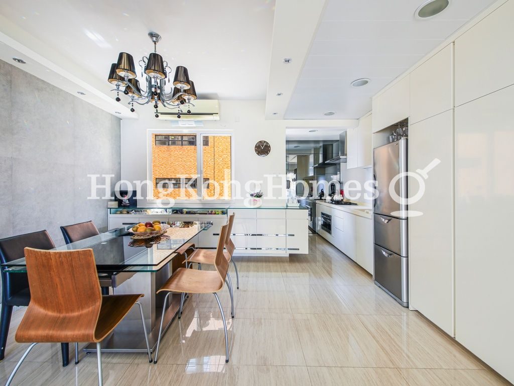 Living and Dining Room — Broadview Terrace, North Point Hill