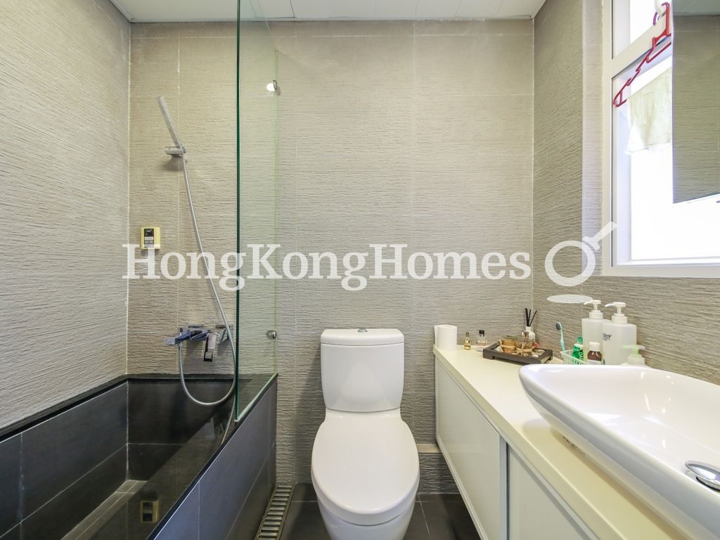Master Bathroom — Broadview Terrace, North Point Hill