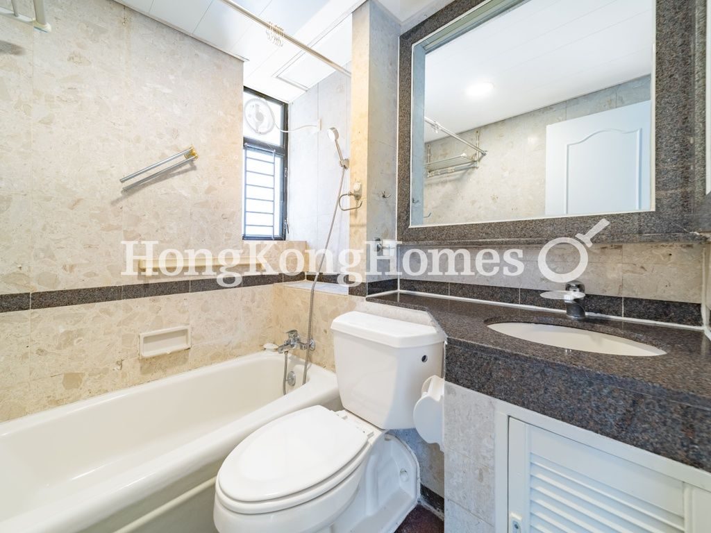 Guest Bathroom — Scenecliff I, Mid-levels West