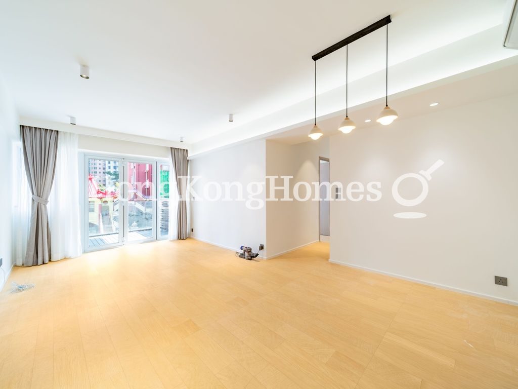 Living and Dining Room — Shan Kwong Tower - No. 22, Happy Valley