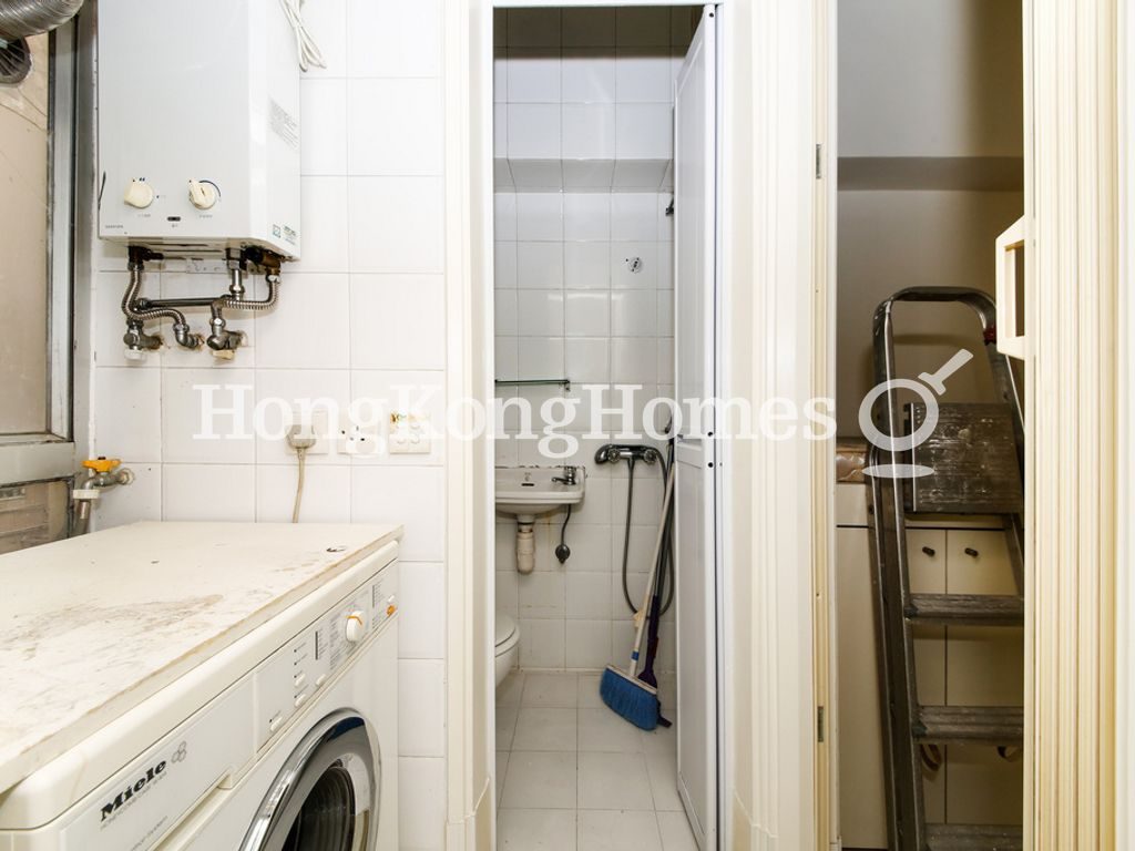 Maid's Room and Washroom — Skyline Mansion - Block 02, Mid-levels West