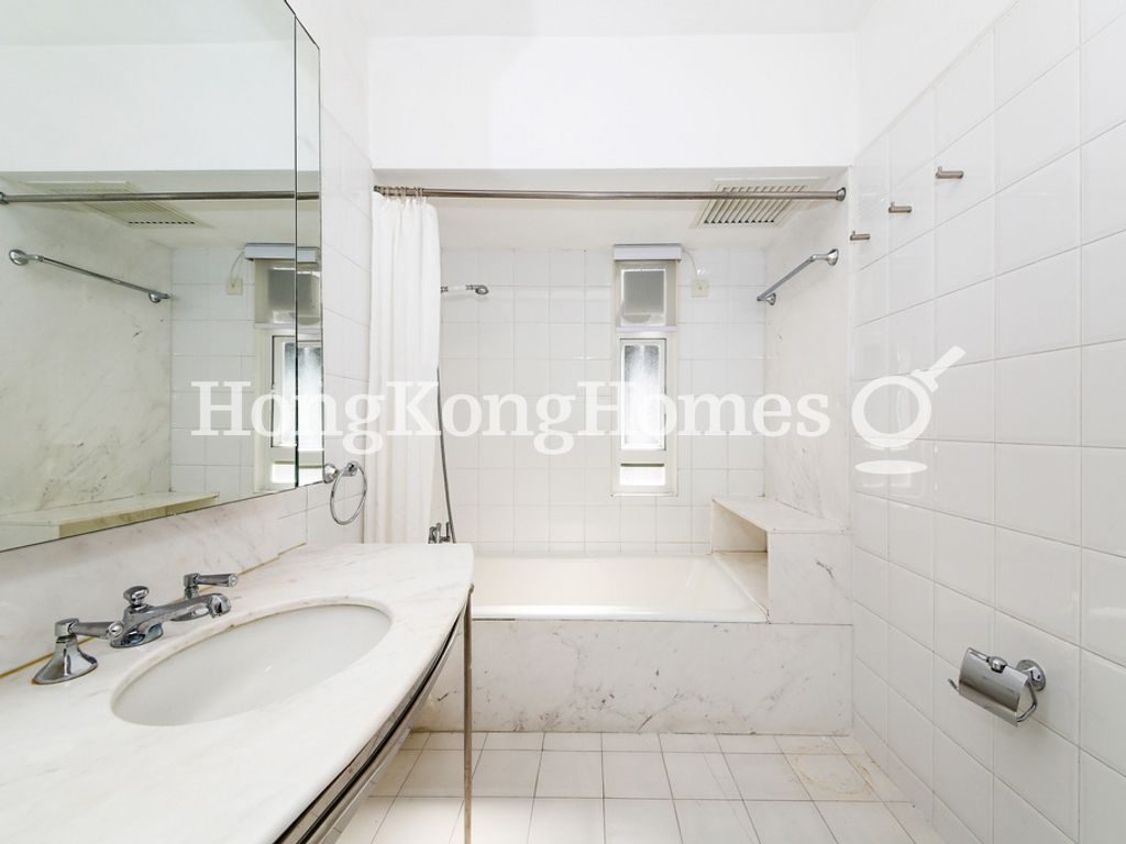 Master Bathroom — Skyline Mansion - Block 02, Mid-levels West