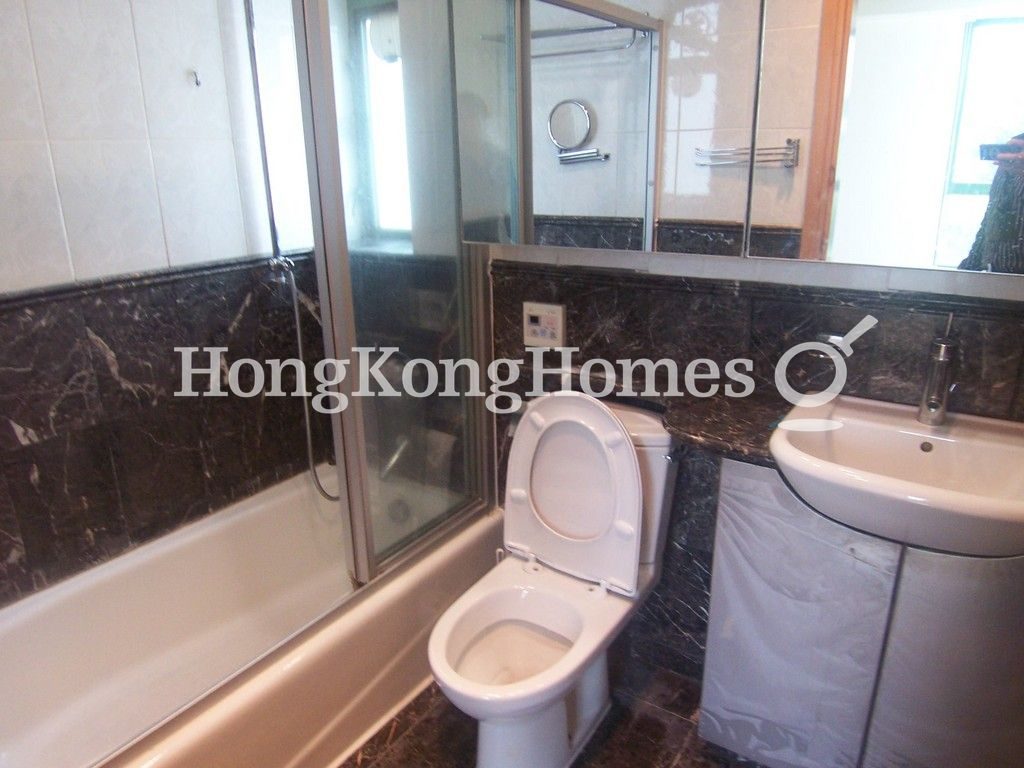 Master Bathroom — Y.I., Tai Hang