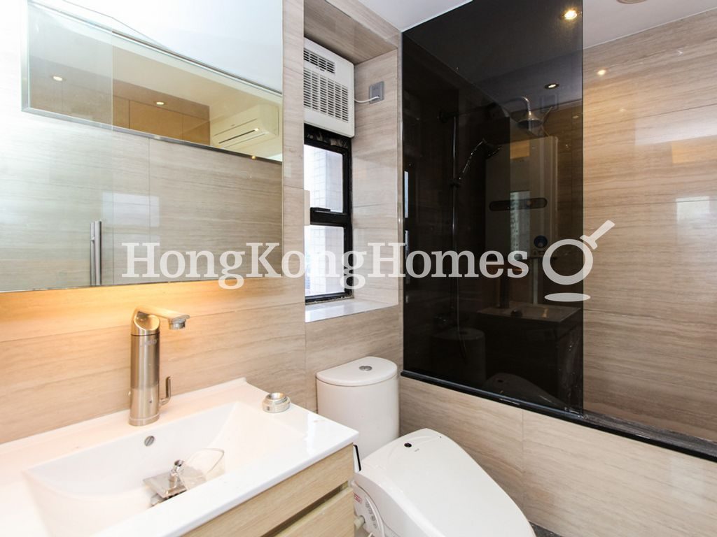 Master Bathroom — Ying Piu Mansion, Mid-levels West