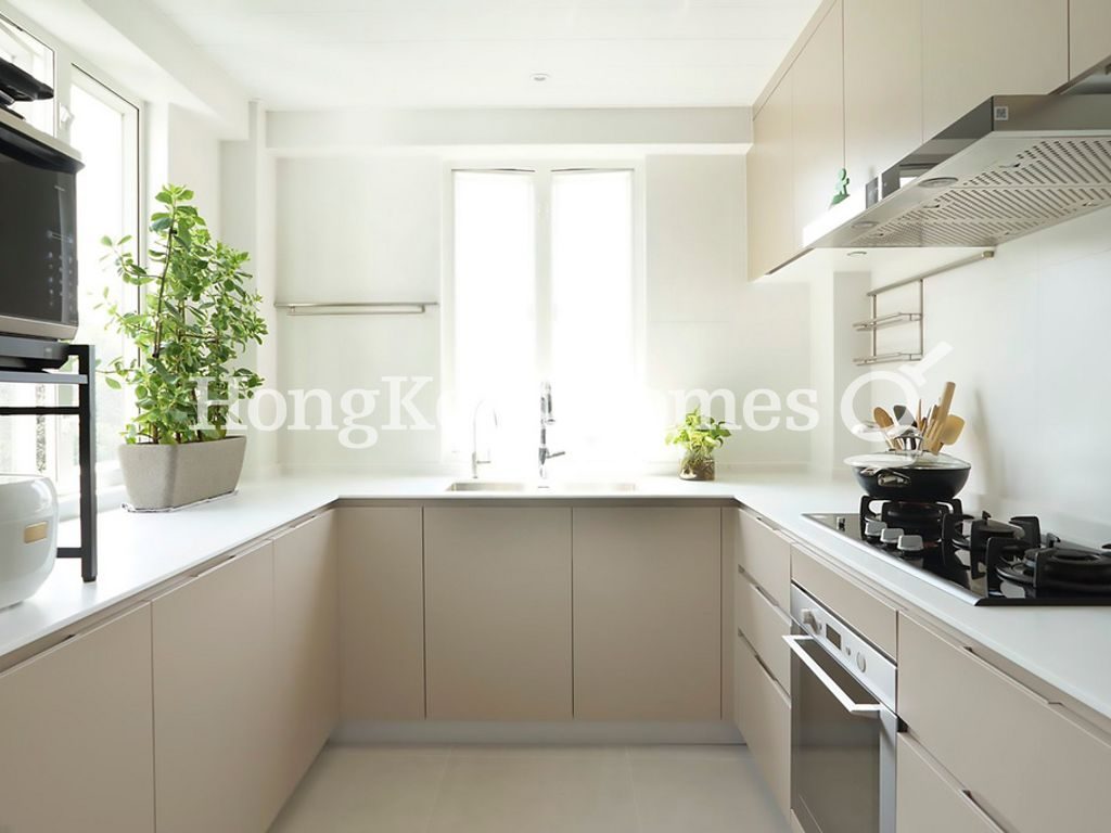 Kitchen — Yue Yan Mansion - Block C, Pokfulam