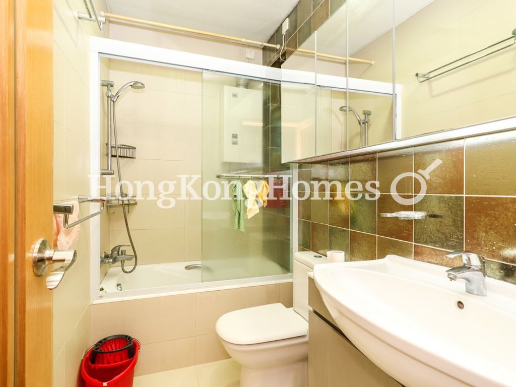 Guest Bathroom — Coral Court - Block B & C, North Point Hill