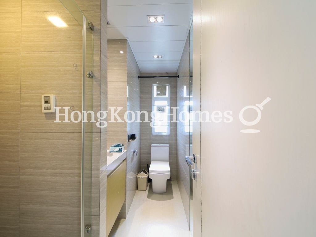 Guest Bathroom — Emerald Garden, Pokfulam