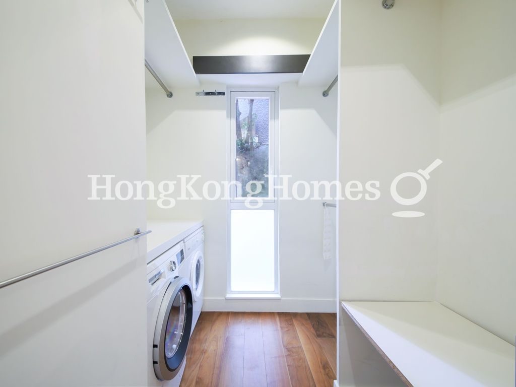 Walk-in Closet in Bedroom — Hanwin Mansion, Mid-levels West