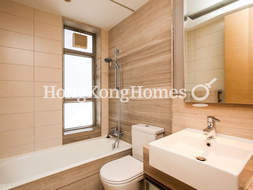 Bathroom — Island Crest - Tower 1, Sai Ying Pun