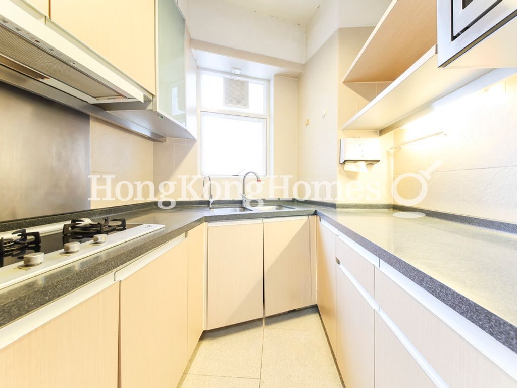 Kitchen — Island Lodge, North Point
