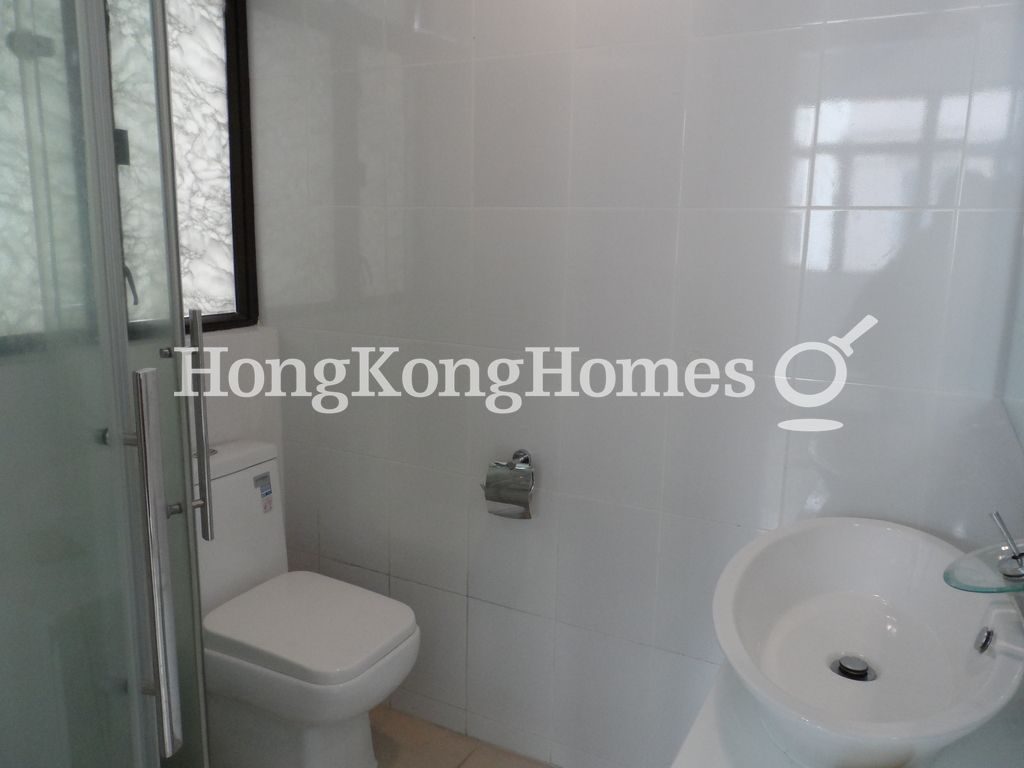 Master Bathroom — La Salle Building, Kowloon Tong