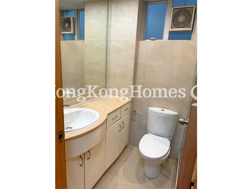 Master Bathroom — Taikoo Shing - Lotus Mansion, Taikoo Shing