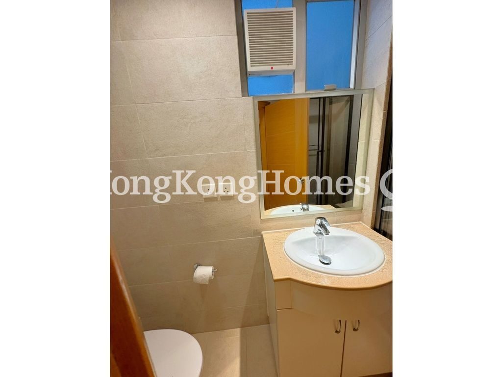 Guest Bathroom — Taikoo Shing - Lotus Mansion, Taikoo Shing