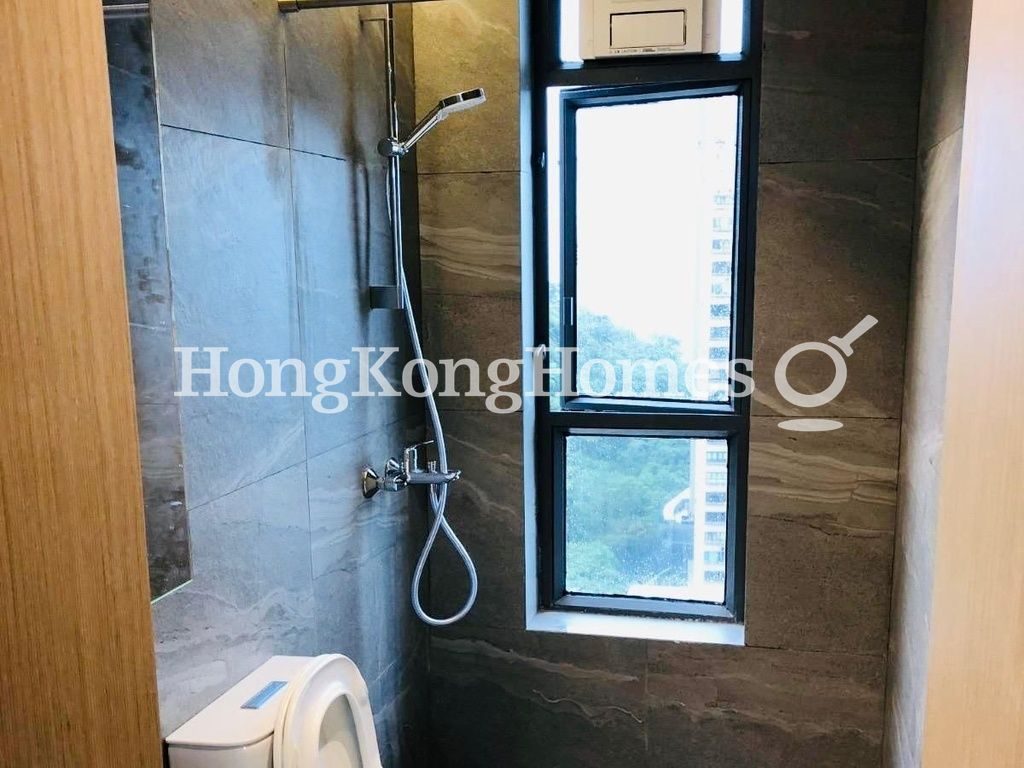Guest Bathroom — Victoria Road, 60, Western / Kennedy Town