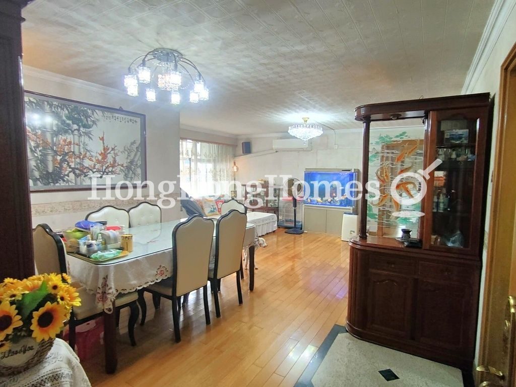 Living and Dining Room — City Garden - Block 04, North Point
