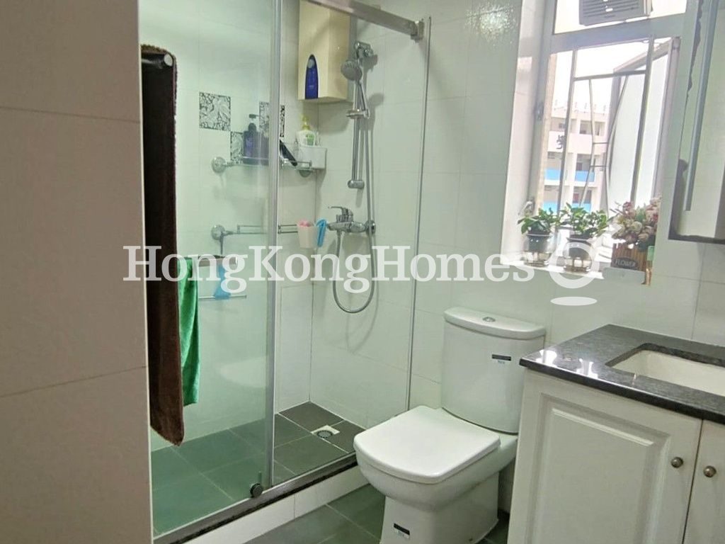 Guest Bathroom — City Garden - Block 04, North Point