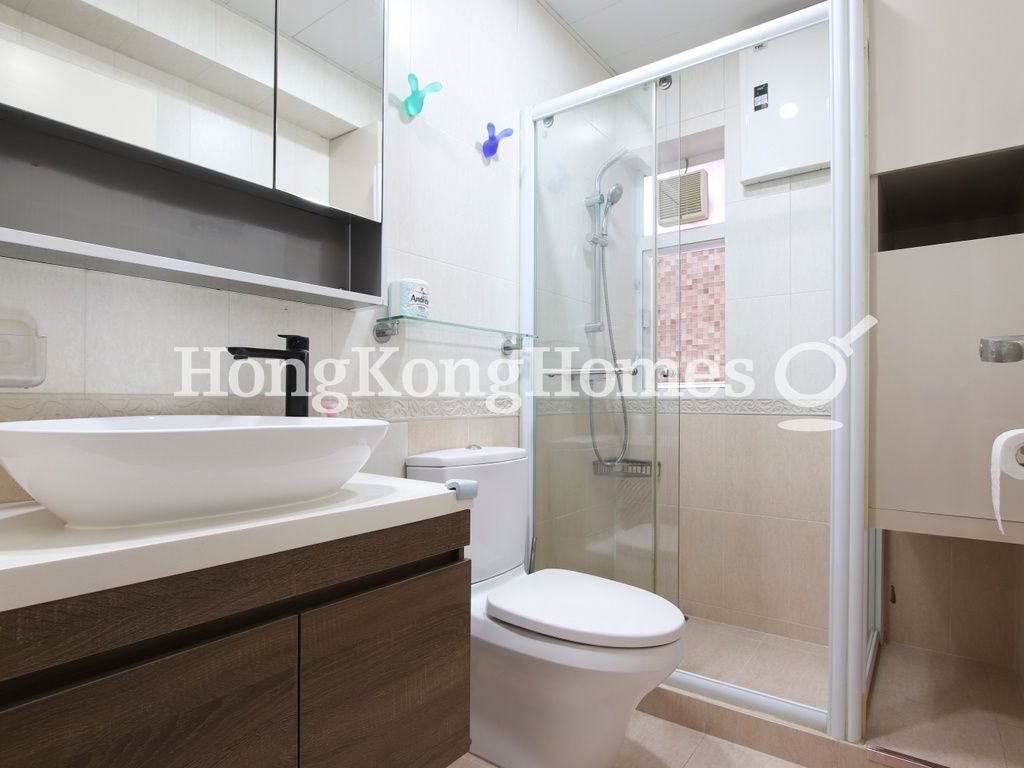 Master Bathroom — Dragon View, North Point