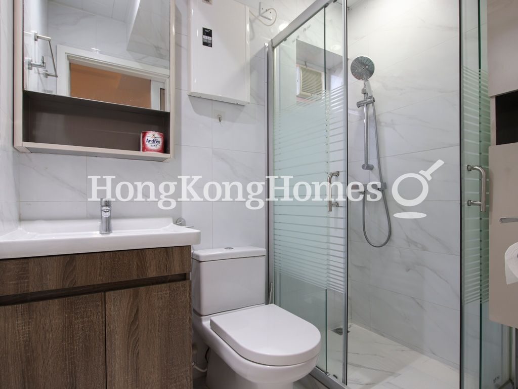 Second Ensuite Bathroom — Dragon View, North Point