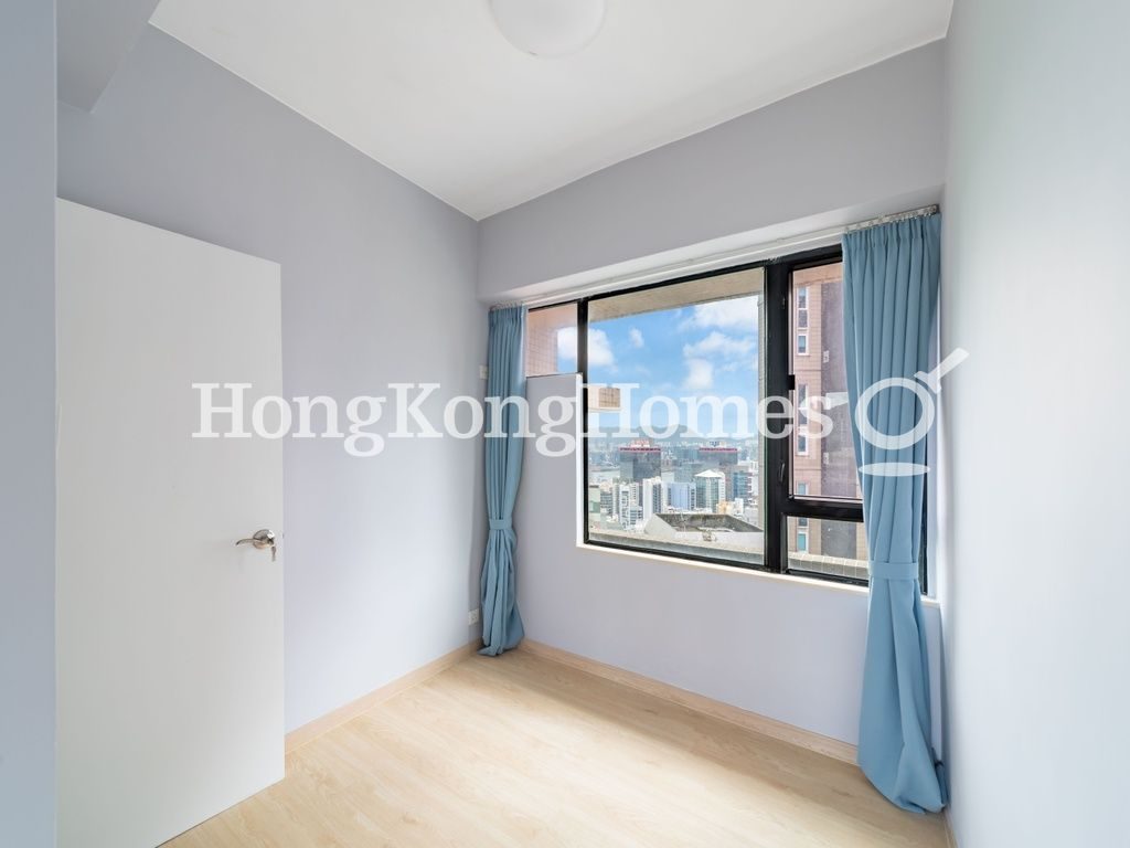Dressing Area In Master Bedroom — Ying Piu Mansion, Mid-levels West