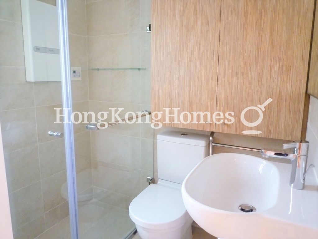 Guest Bathroom — Bellevue Place, Sheung Wan