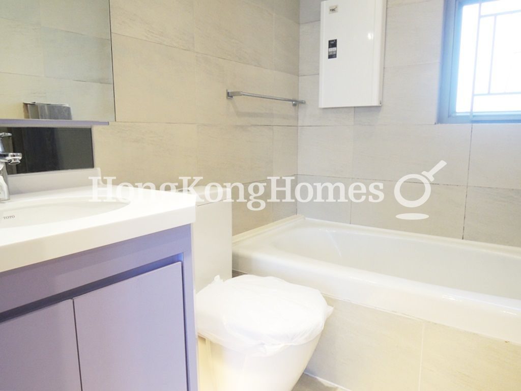Guest Bathroom — Grand Promenade - Tower 05, Quarry Bay