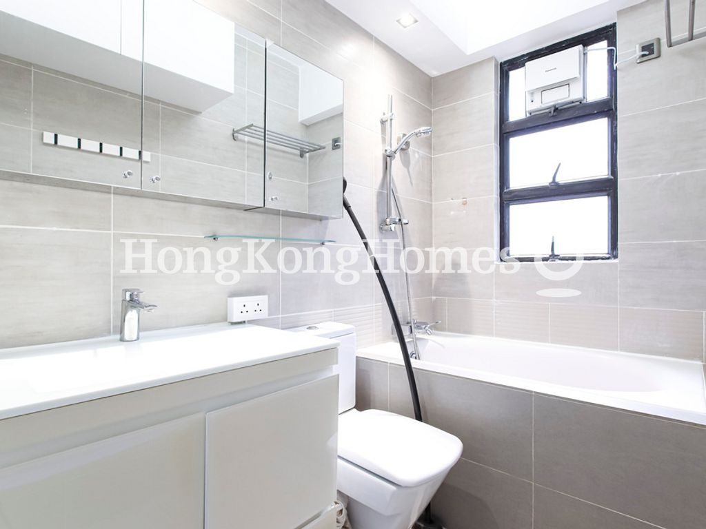 Master Bathroom — Hawthorn Garden, Happy Valley