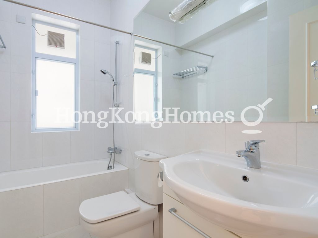 Guest Bathroom — Best View Court, Mid-levels Central