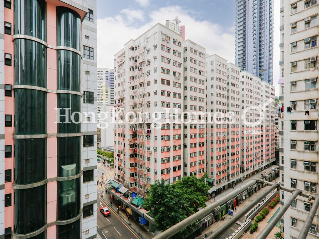 Man Kwong Court