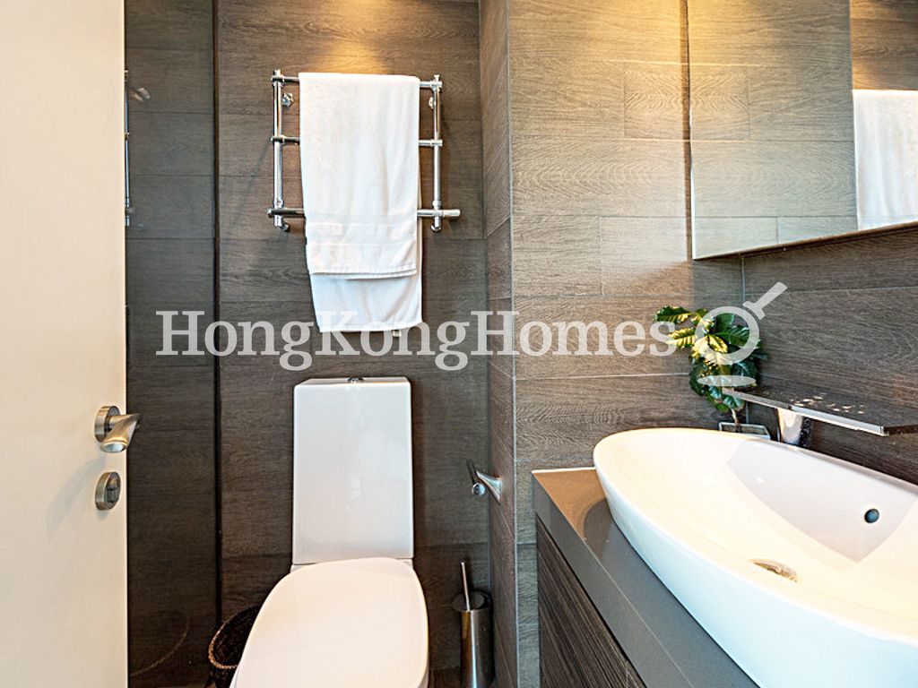 Master Bathroom — Bisney Terrace, Pokfulam