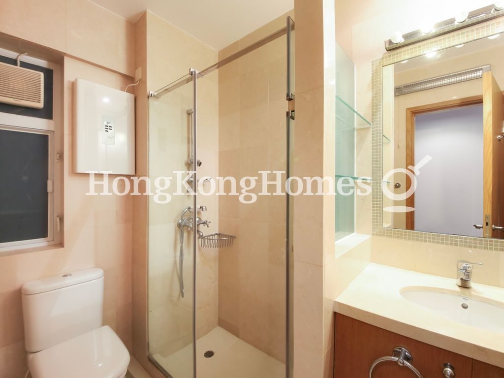 Guest Bathroom — Botanic Terrace, Mid-levels West