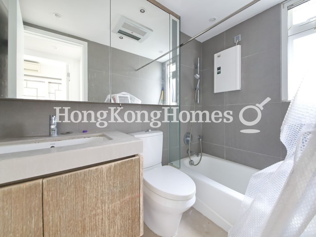 Guest Bathroom — Broom Garden - Block 01, Happy Valley