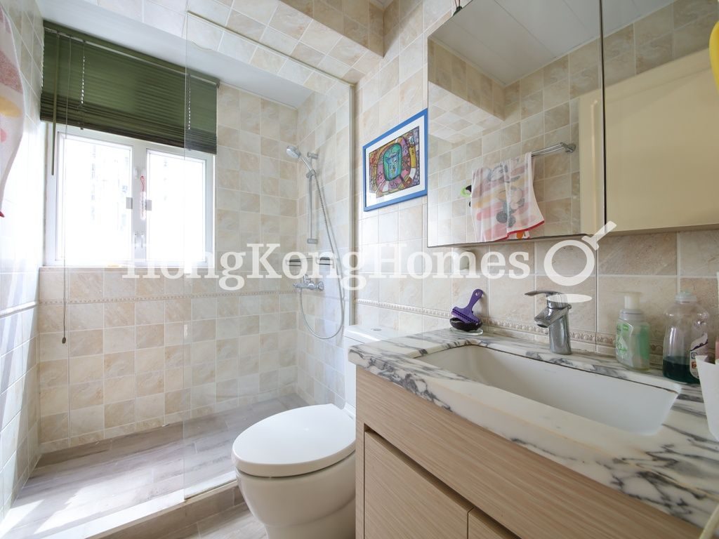 Guest Bathroom — Carlos Court, Mid-levels West