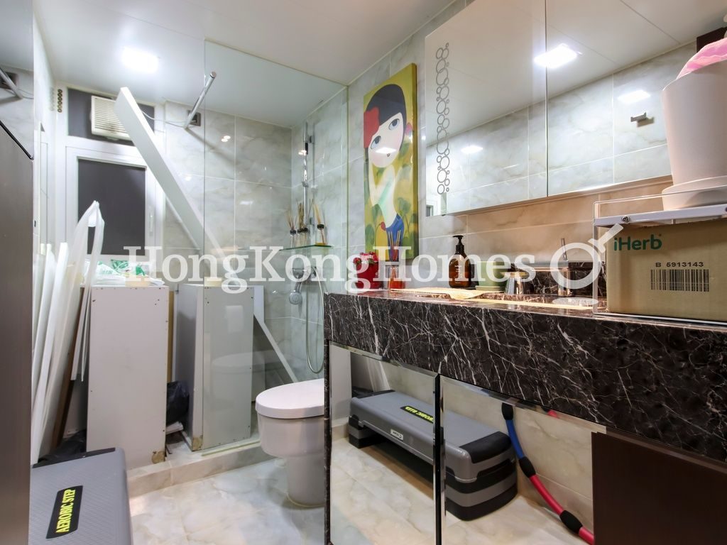 Guest Bathroom — City Garden - Block 08, North Point