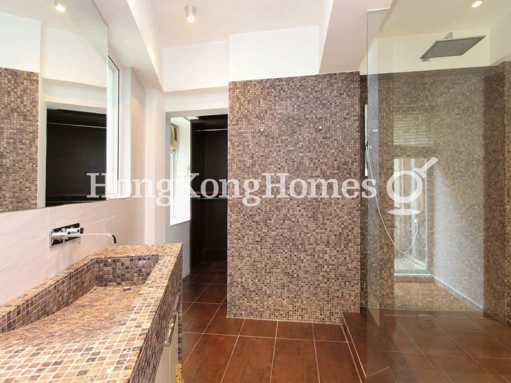 Second Ensuite Bathroom — Hanwin Mansion, Mid-levels West