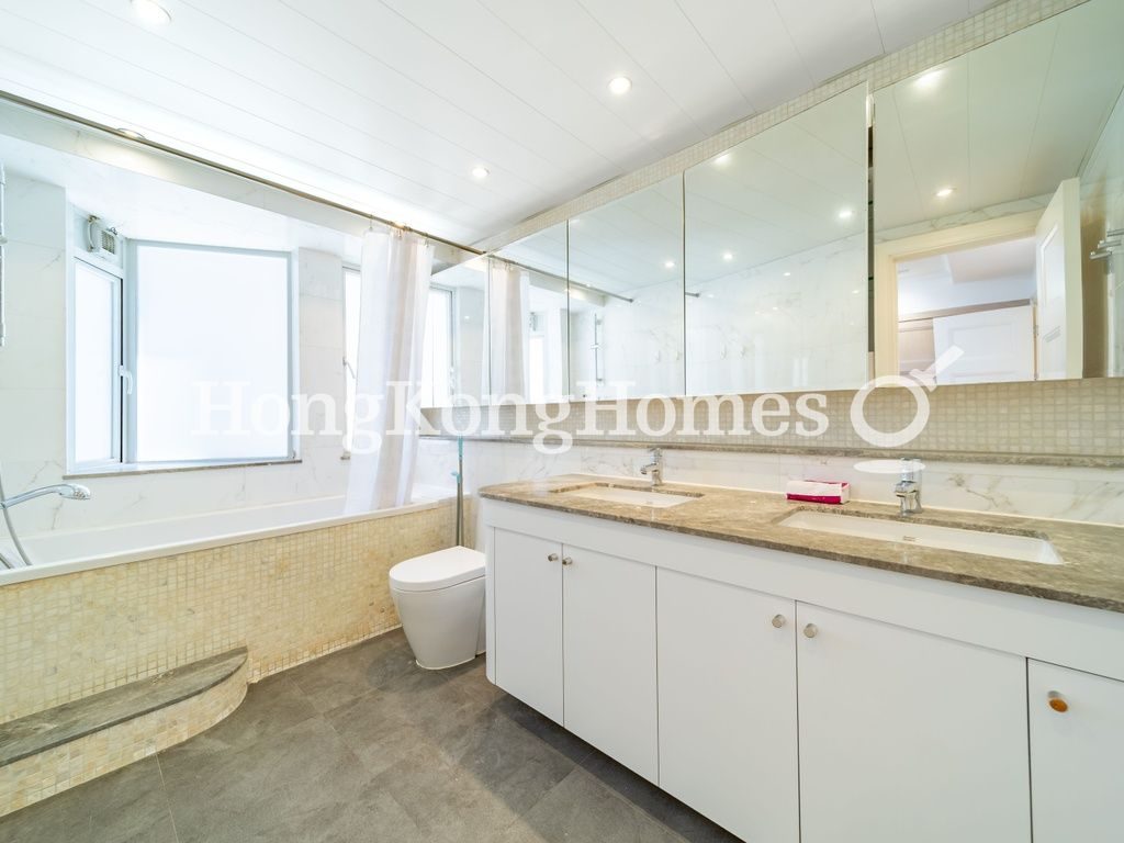 Master Bathroom — Ka Fu Building, Mid-levels West