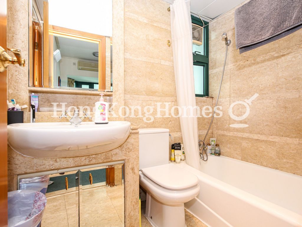 Master Bathroom — Manhattan Heights, Western / Kennedy Town