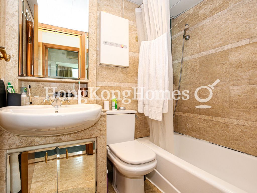 Guest Bathroom — Manhattan Heights, Western / Kennedy Town