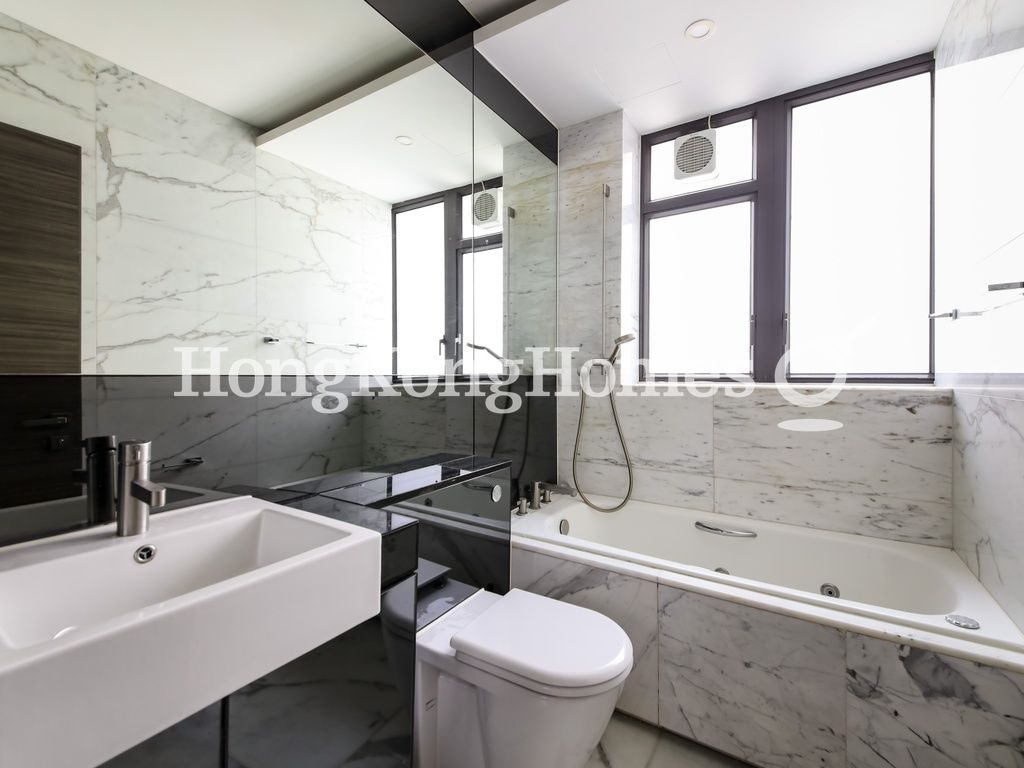 Master Bathroom — Park Rise, Mid-levels Central
