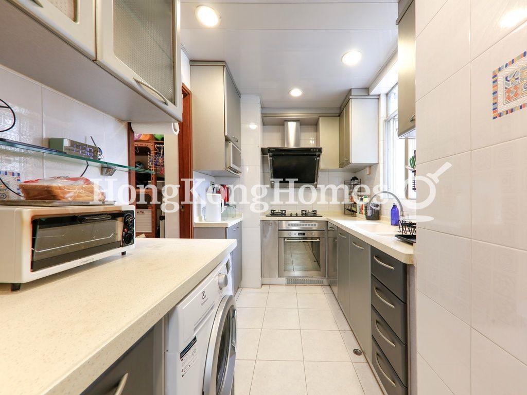 Kitchen — Phoenix Court - Block 05, Mid-levels East