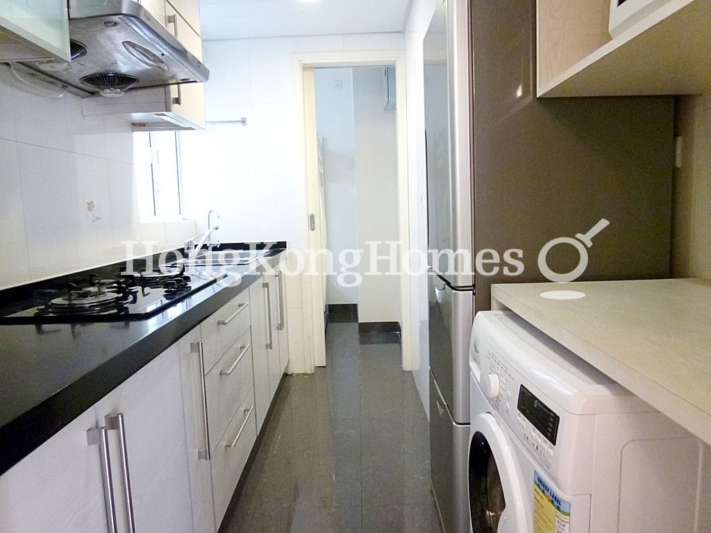 Kitchen — Phoenix Court - Block 05, Mid-levels East