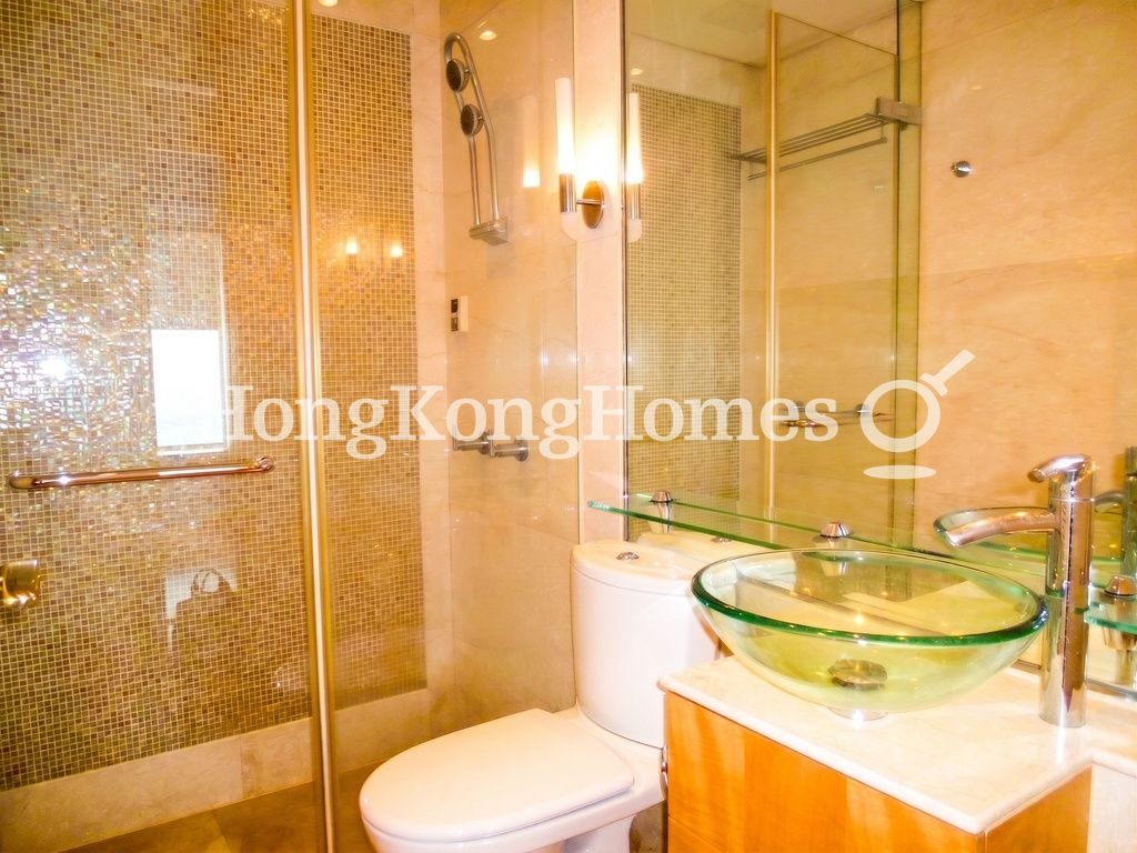 Guest Bathroom — Residence Bel-air - Phase 04, Peak Tower 07, Pokfulam
