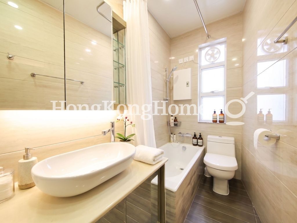 Master Bathroom — Sing Woo Crescent, 1, Happy Valley